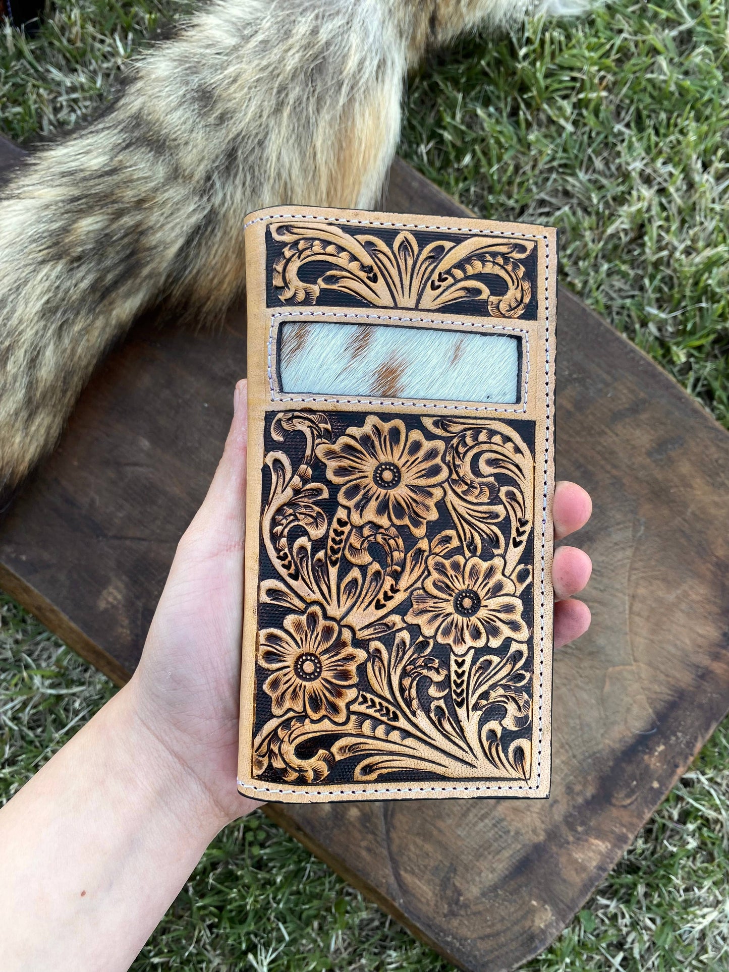 Saul Cream Tooled & Cowhide Mens wallet