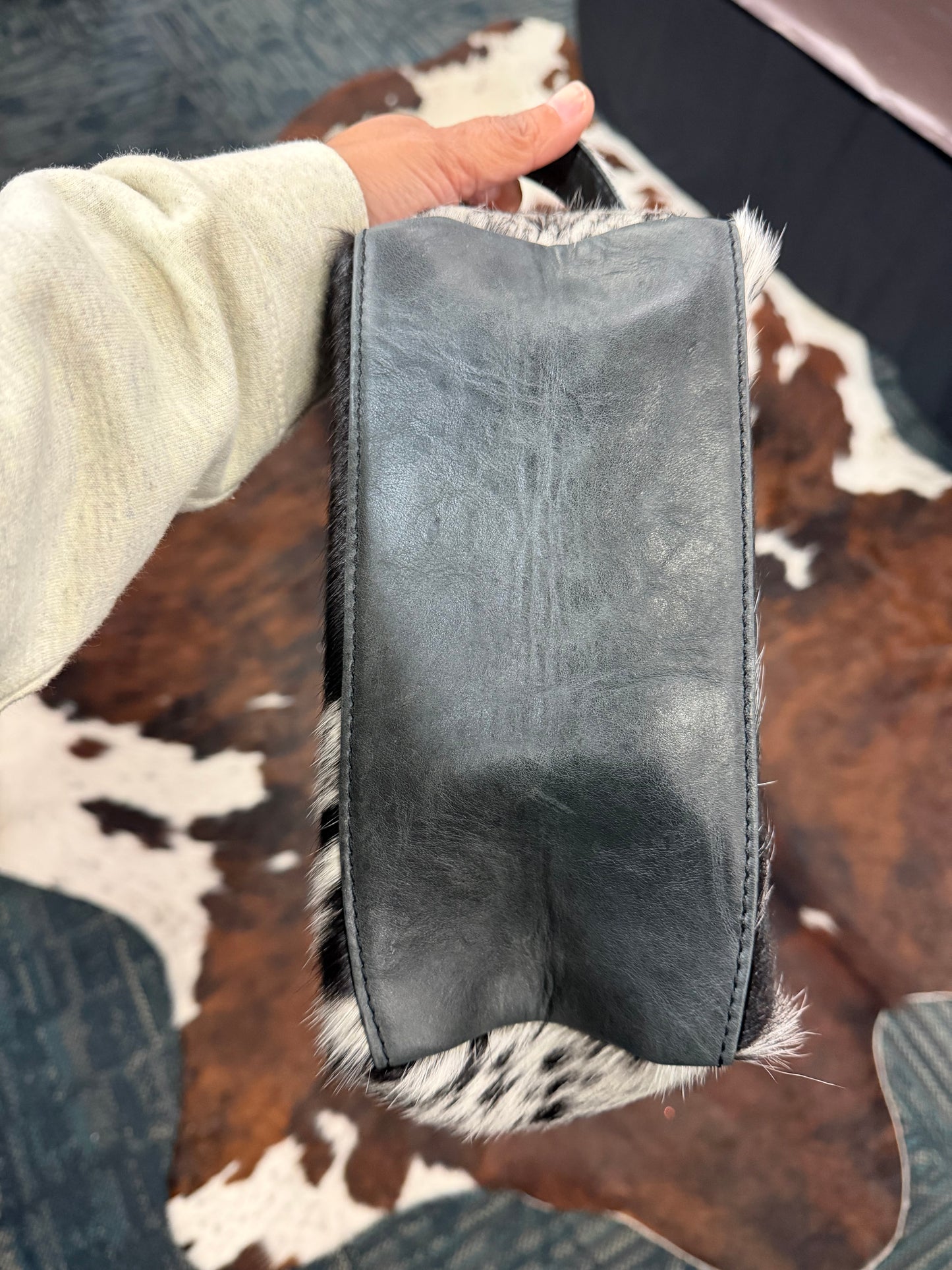 Black Cowhide Toiletry Bag 1