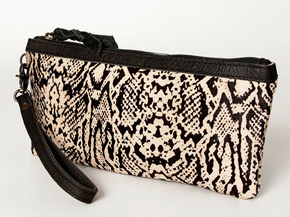 AMERICAN DARLING WRISTLET ADBG344BG