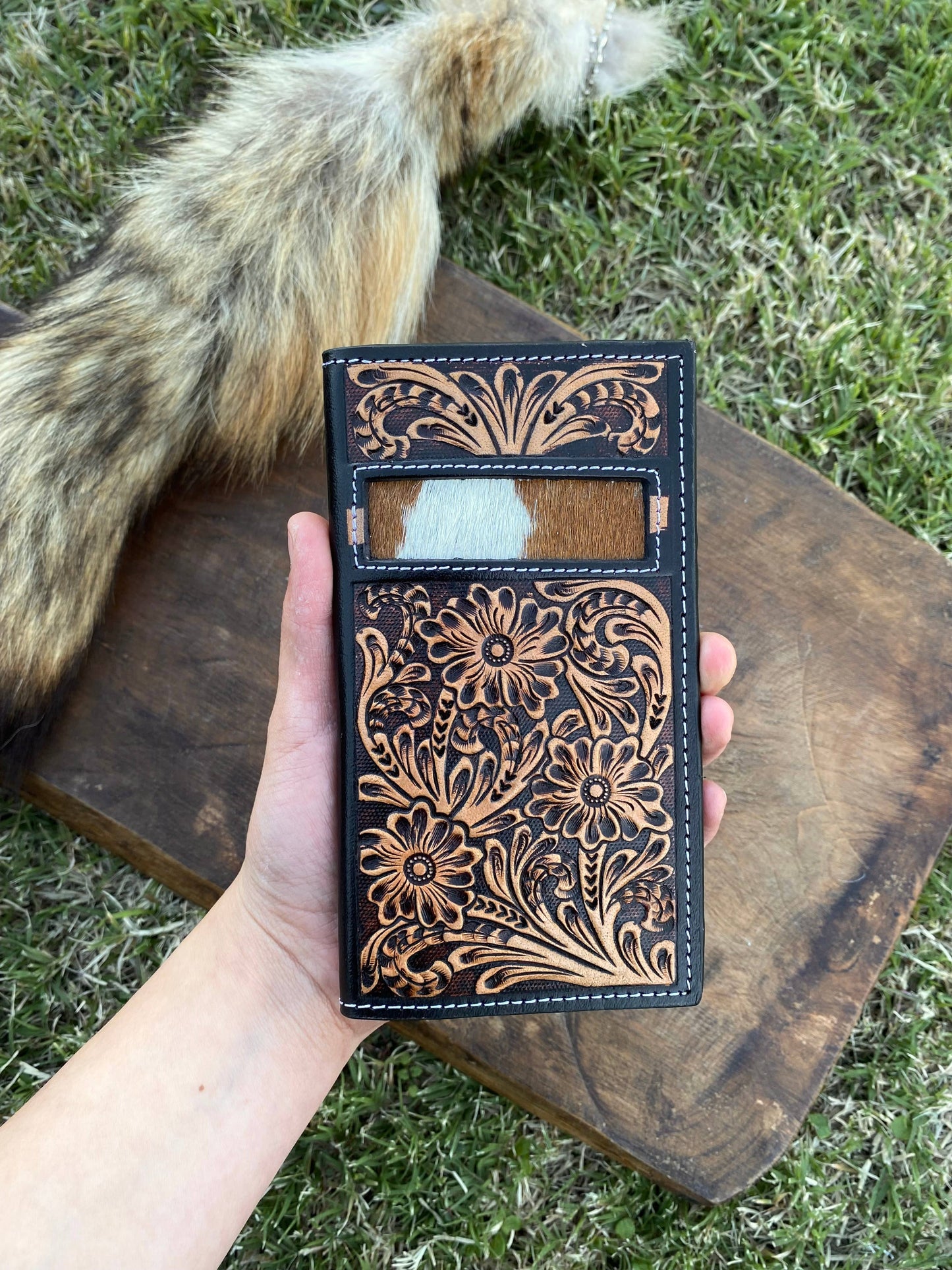 Samaniego Tooled & Cowhide Mens wallet