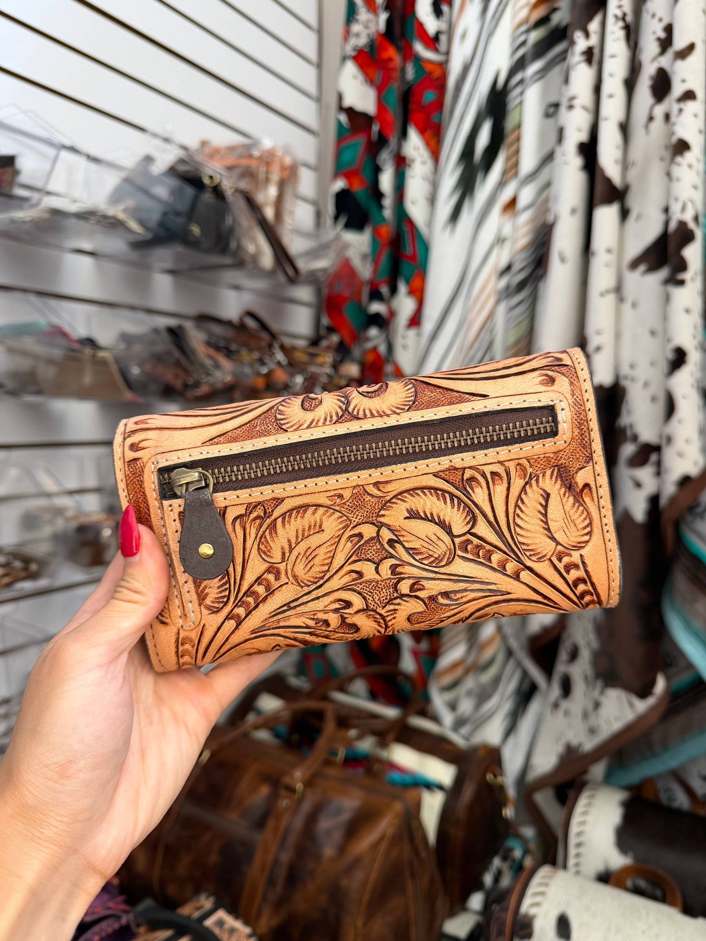 Hand Tooled Leather Western Clutch Wallet: Light Tan
