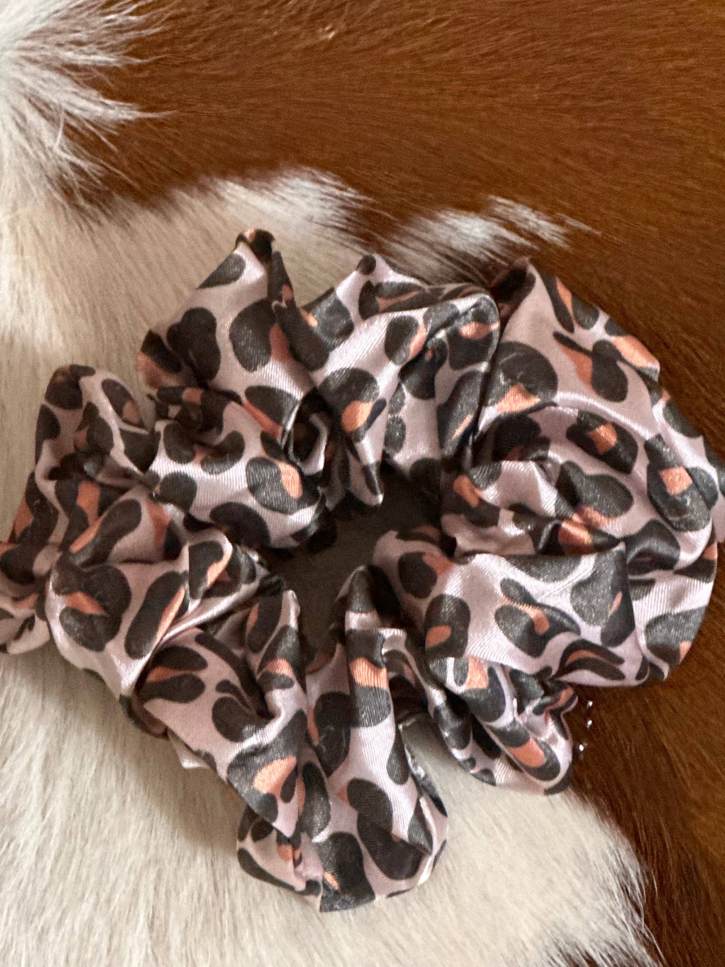 Leopard scrunchie