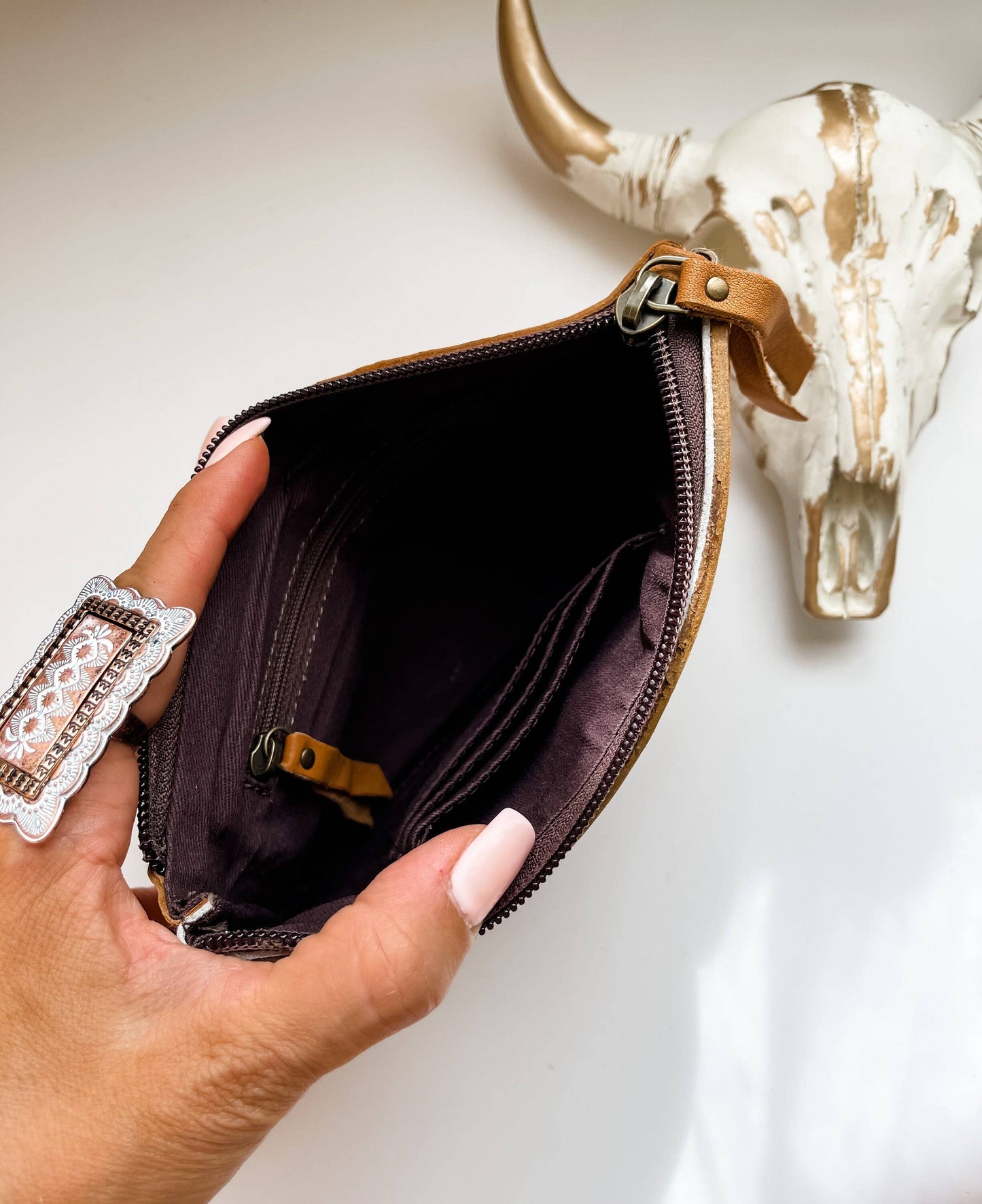 Western Hairon Cowhide Wristlet Purse Bag: BLACK + WHITE COWHIDE