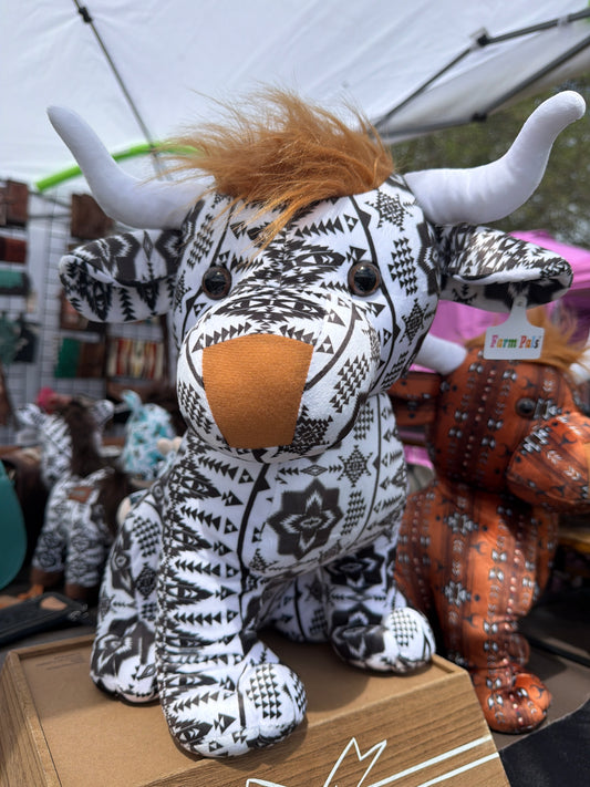 Large Farm Pal : 18” Aztec Highland Cow Plush