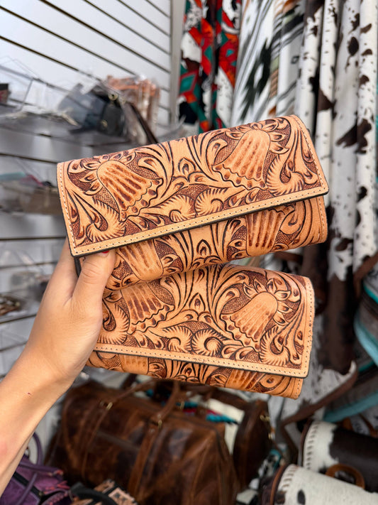 Hand Tooled Leather Western Clutch Wallet: Light Tan