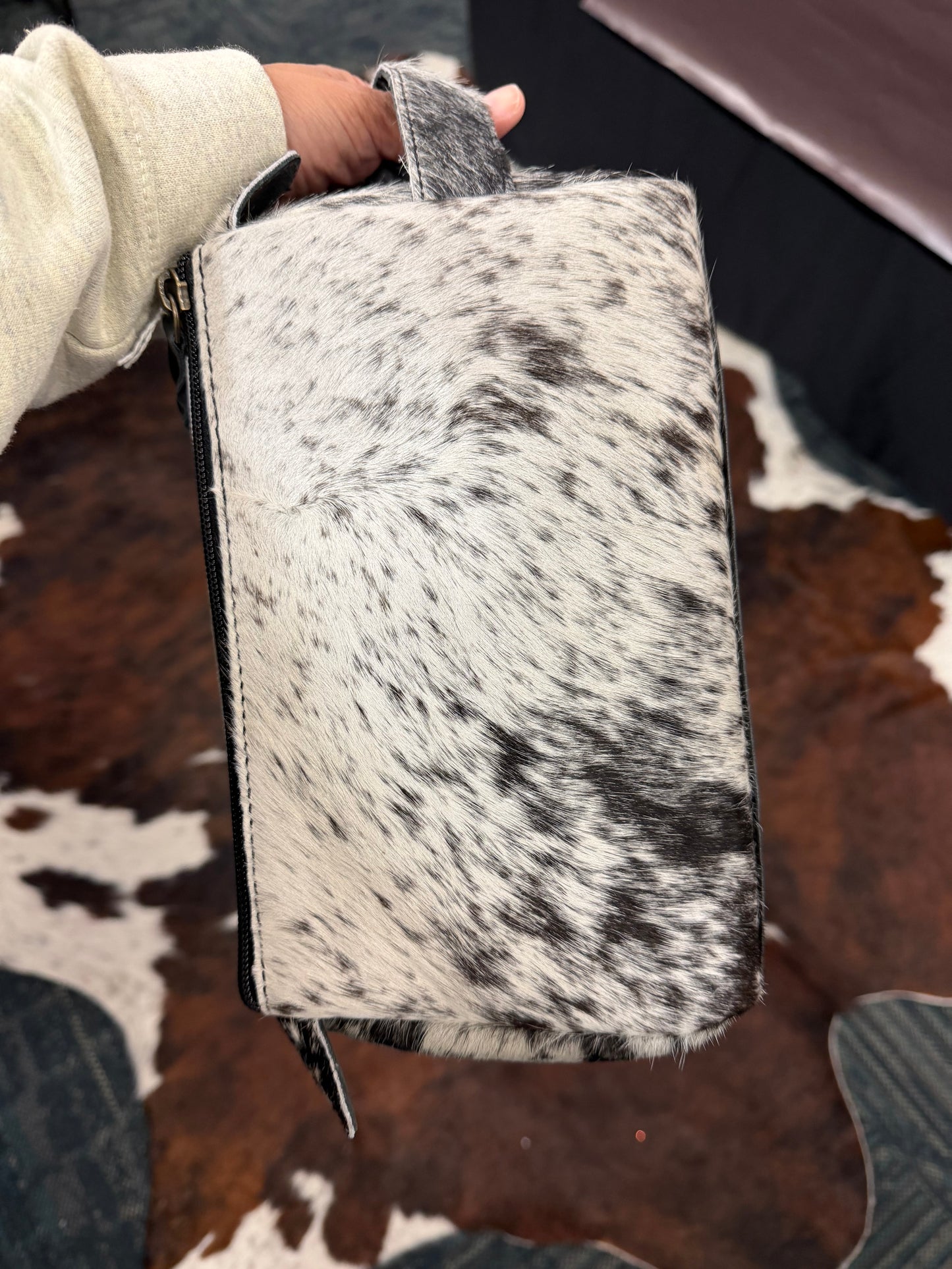 Black Cowhide Toiletry Bag 2
