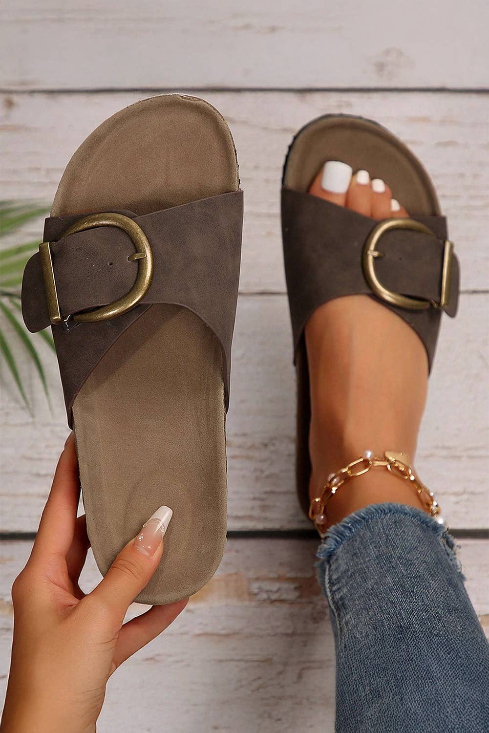 Buckle Decor Faux Suede Thick Sole Sandals|Coffee