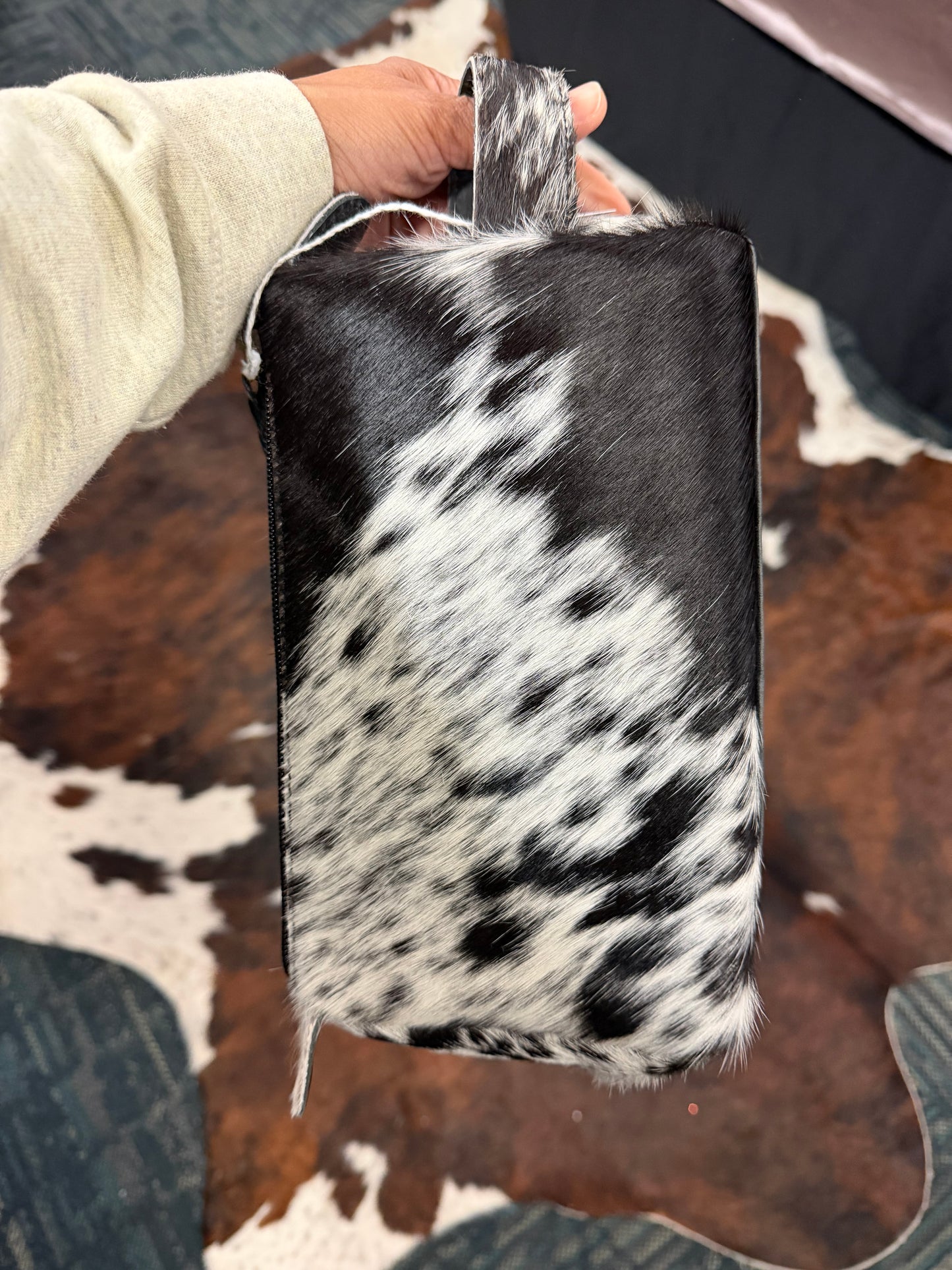 Black Cowhide Toiletry Bag 1