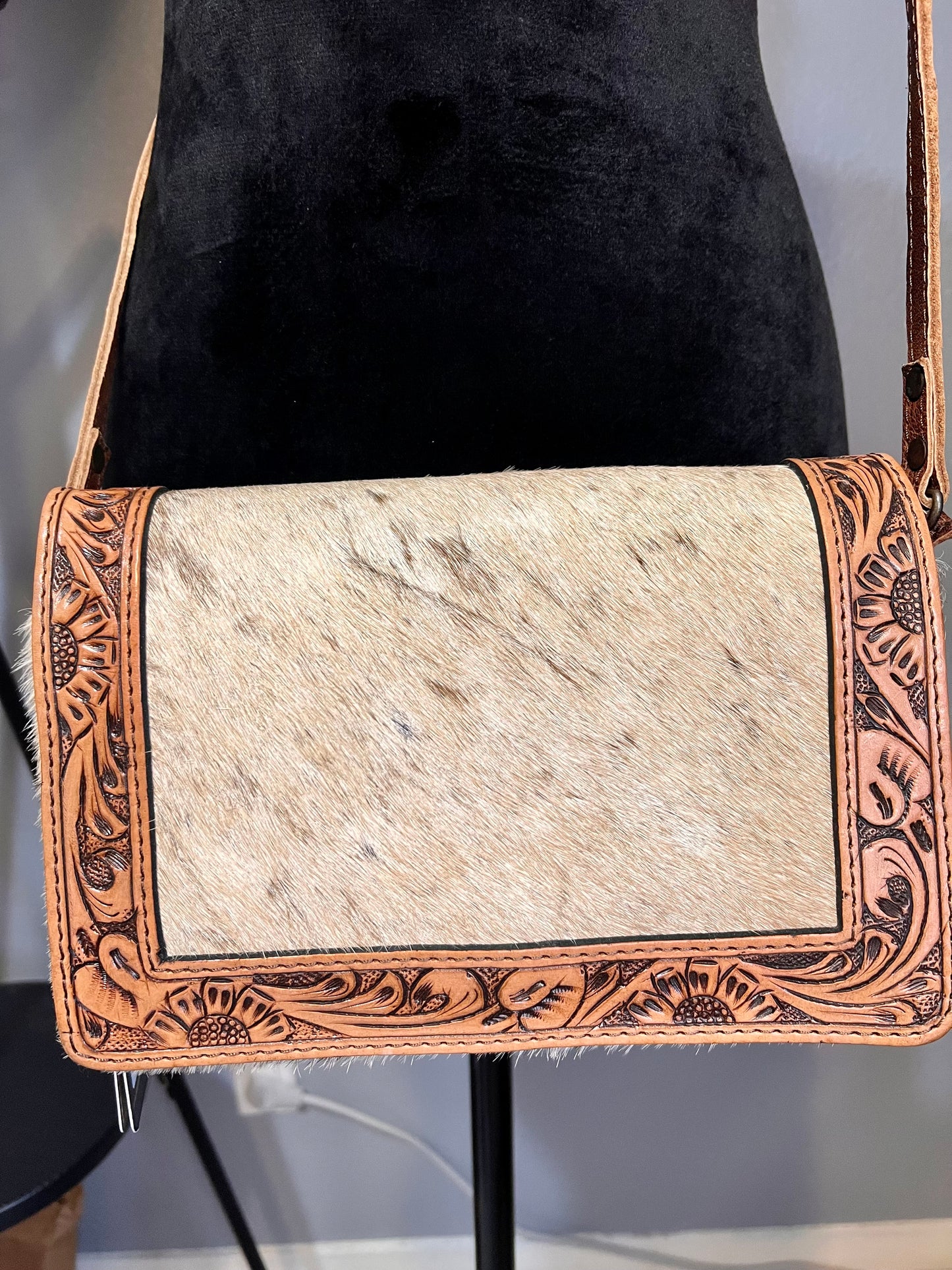 American Darling Cowhide Crossbody A