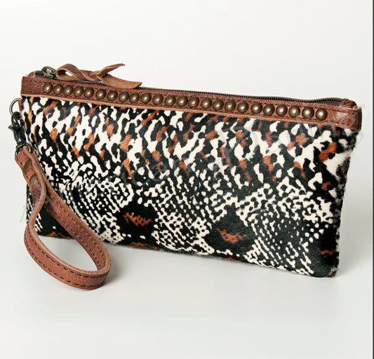 AMERICAN DARLING WRISTLET ADBG344W