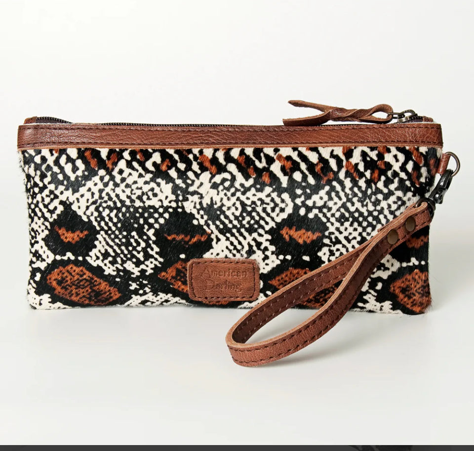 AMERICAN DARLING WRISTLET ADBG344W