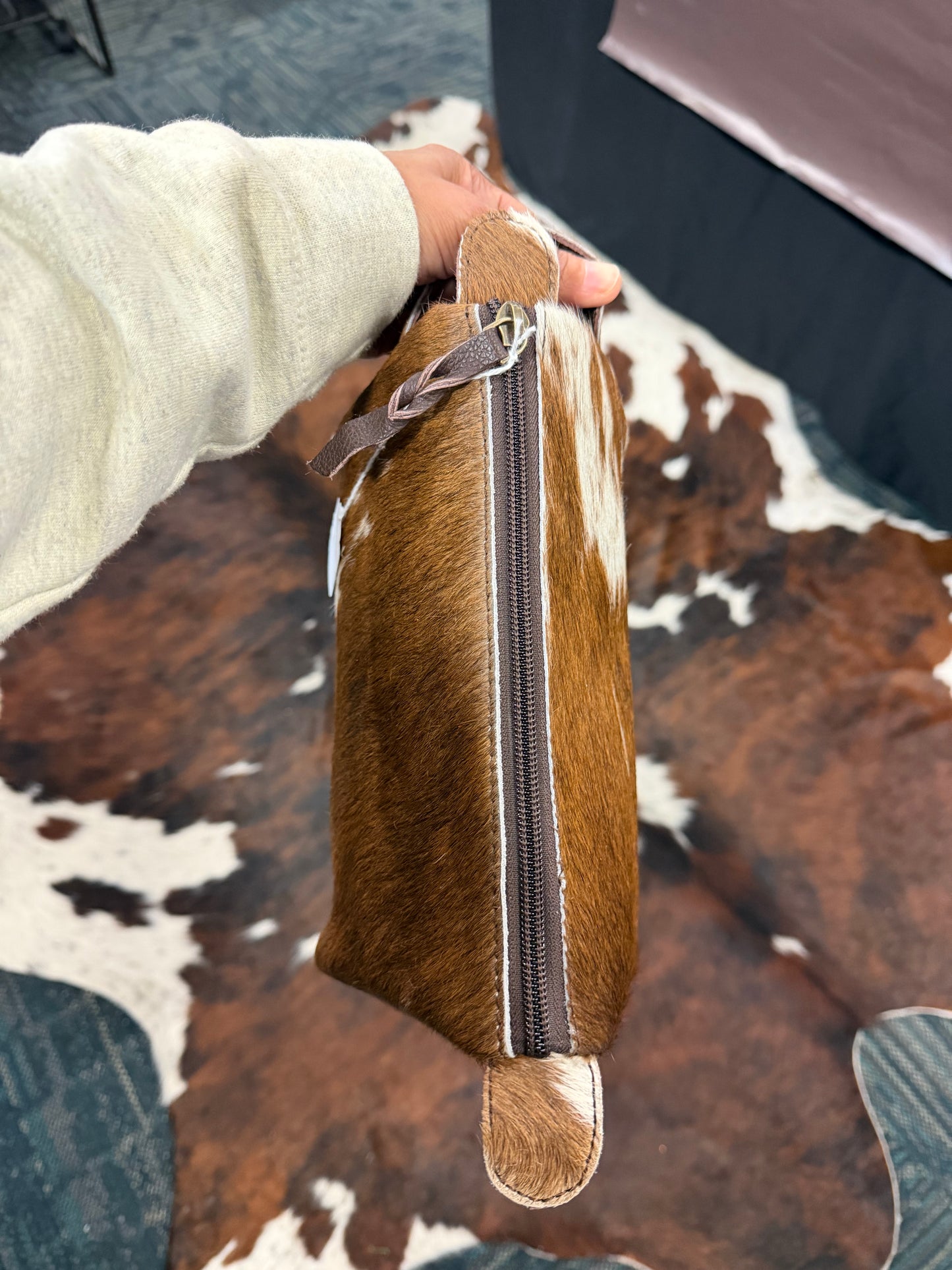Tan Cowhide Kit Toiletry Bag 1