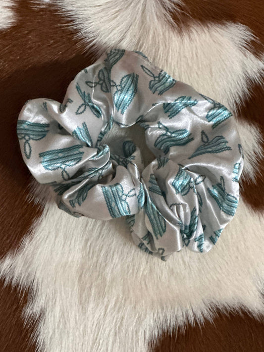 Boot stitch scrunchie